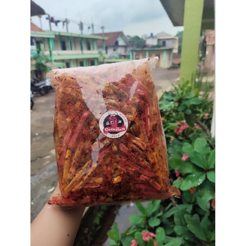 

Seblak Kerupuk Beton Cikruh Chili Oil Sentral ONAH Pedas Daun Jeruk Gurih