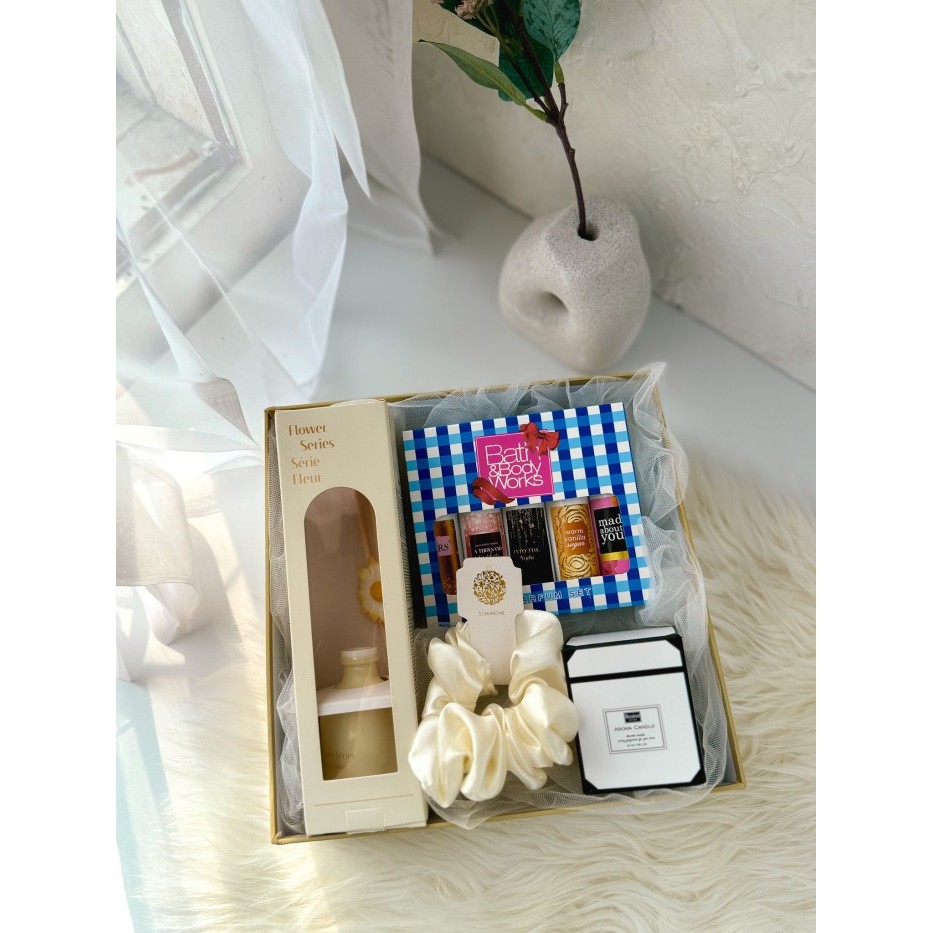 

[Best Seller] KADOPEDIA Gift Hadiah Kado Ulang Tahun Wanita Ultah Pacar(UT020) - Felicity