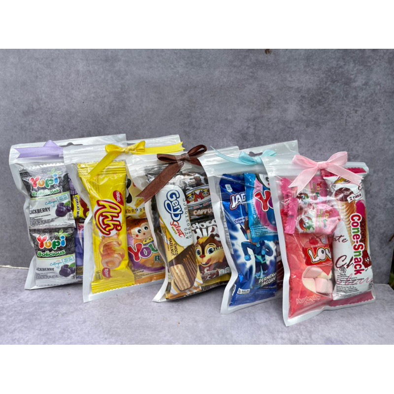 

Hampers Snack Mini Lucu Warna-Warni Isi 3 Pcs