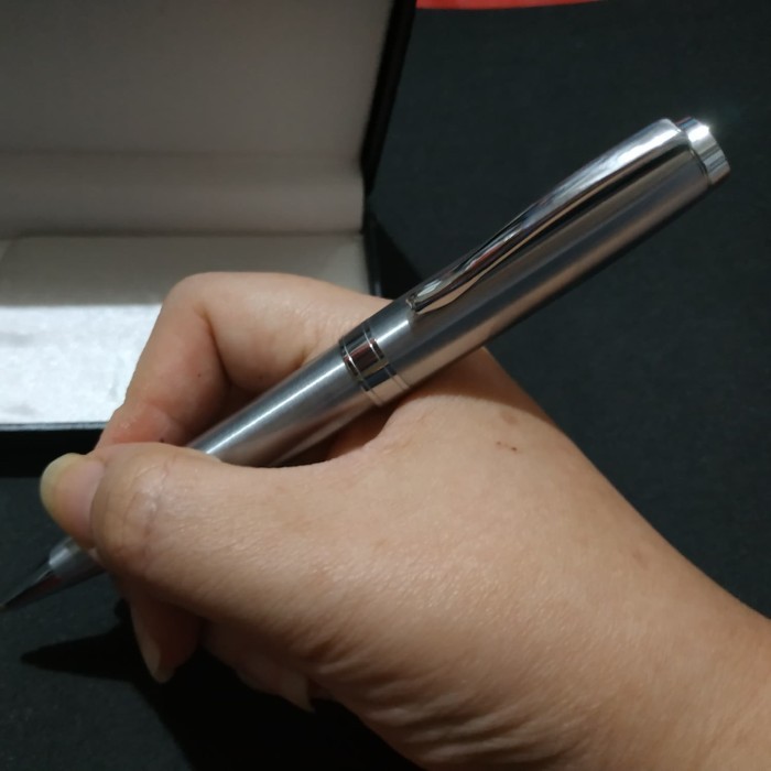 

[New Promo] Pen Promosi Metal Ballpoint F1 Stainless Steel Chrome Trim Klip Silver