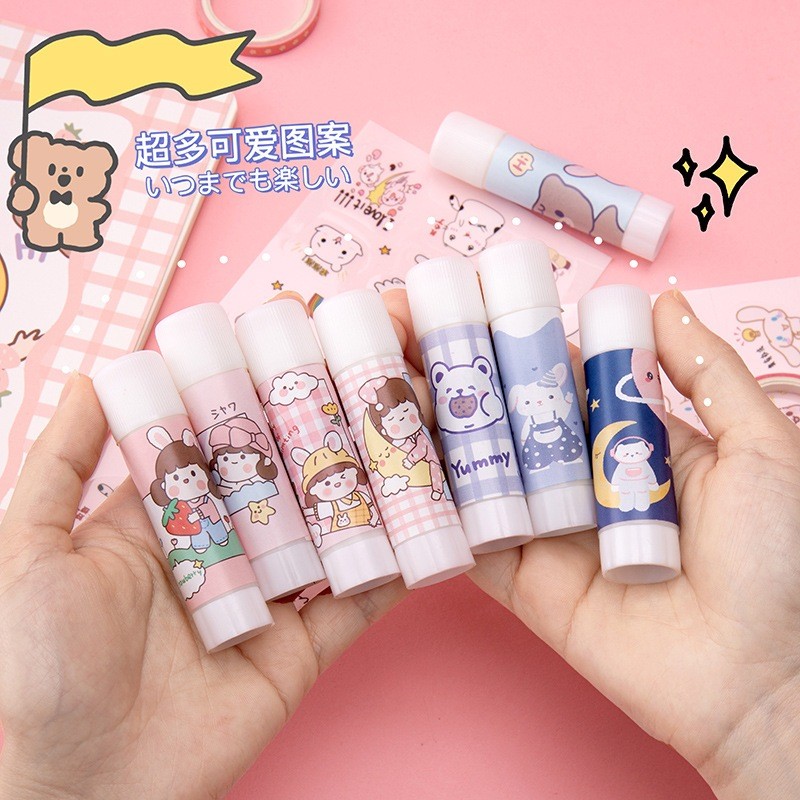 

LEM GLUE STICK PUTAR FANCY MOTIF KOREA PER PCS