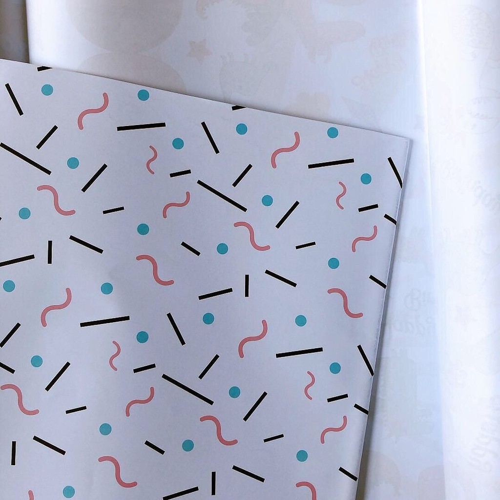 

Kertas kado jumbo putih abstrak