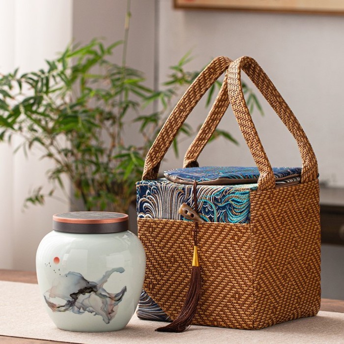

Tempat Bumbu Keramik Daun Teh China Kado Hampers Mewah Sosialita Geng Arisan Kado Orang Tua