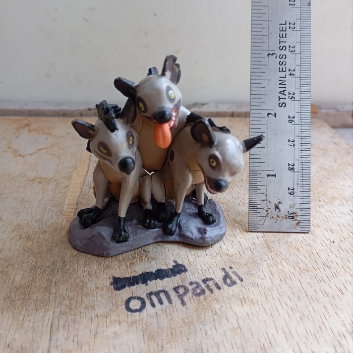 MAINAN figure kartun lion king hyena kw