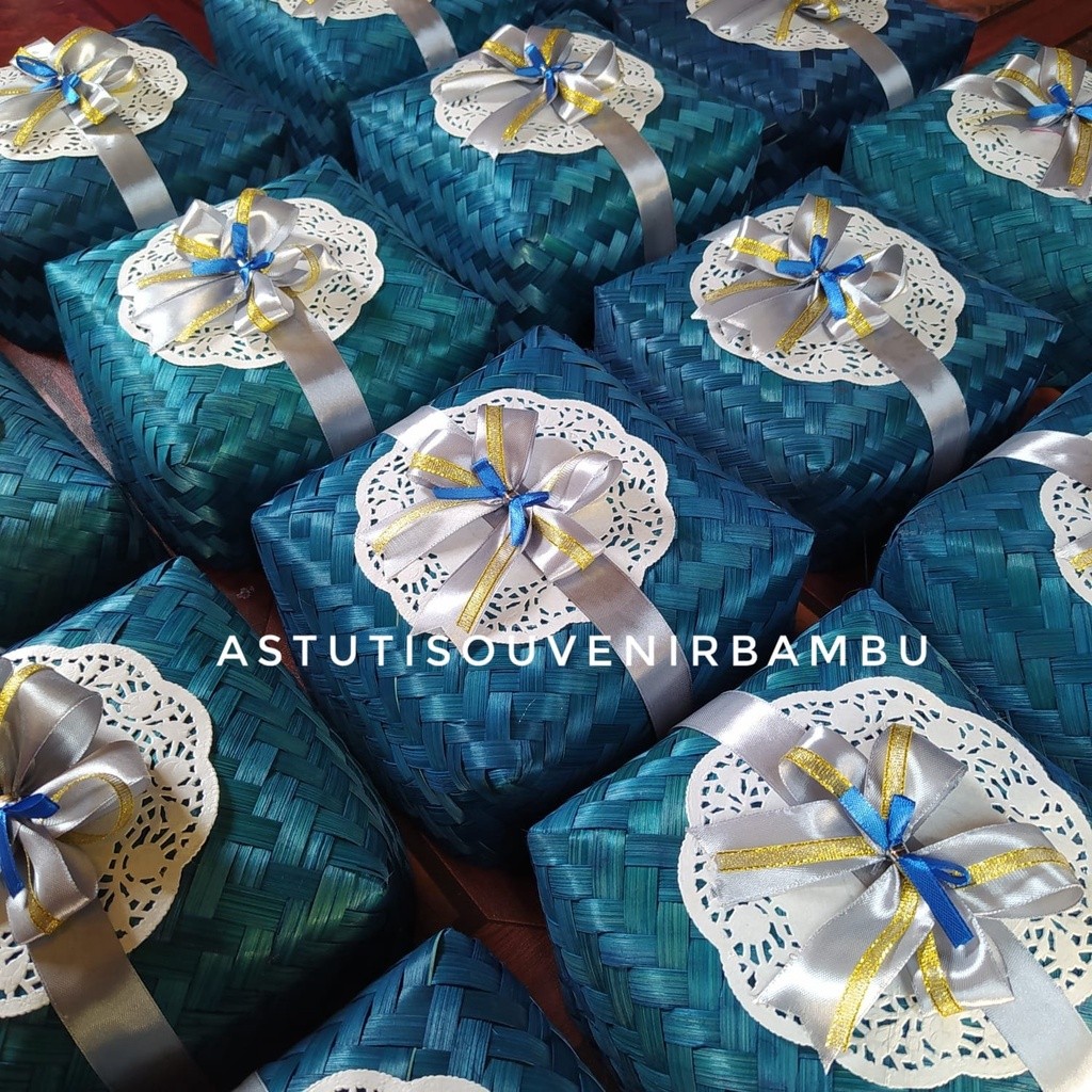 SEPASANG BESEK BAMBU WARNA 20 CM FREE PITA / besek hias pita /besek makan besek hajatan besek murah 