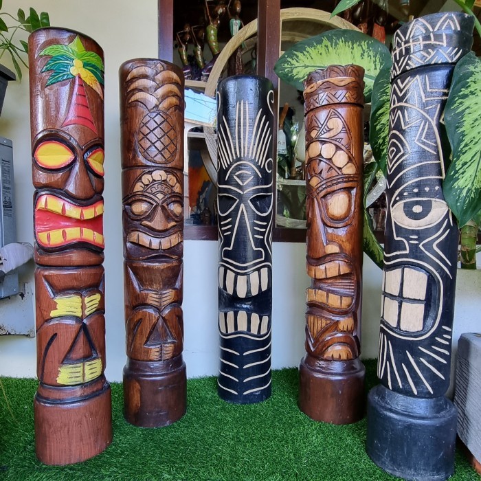 Totem Pole Hiasan Patung Kayu Ukiran Motif Topeng Tiki
