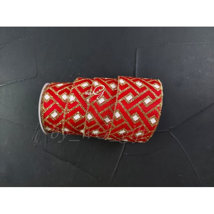 

Pita Merah Motif Kotak Putih dan Gliter- Lebar 6.3 cm; Panjang 10 yard