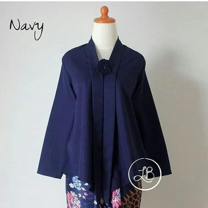 

Atasan Kebaya Floy Balotelli / Atasan Kebaya Kutubaru Floy / Kebaya Katun Modern / Kebaya Natal - hitam, M