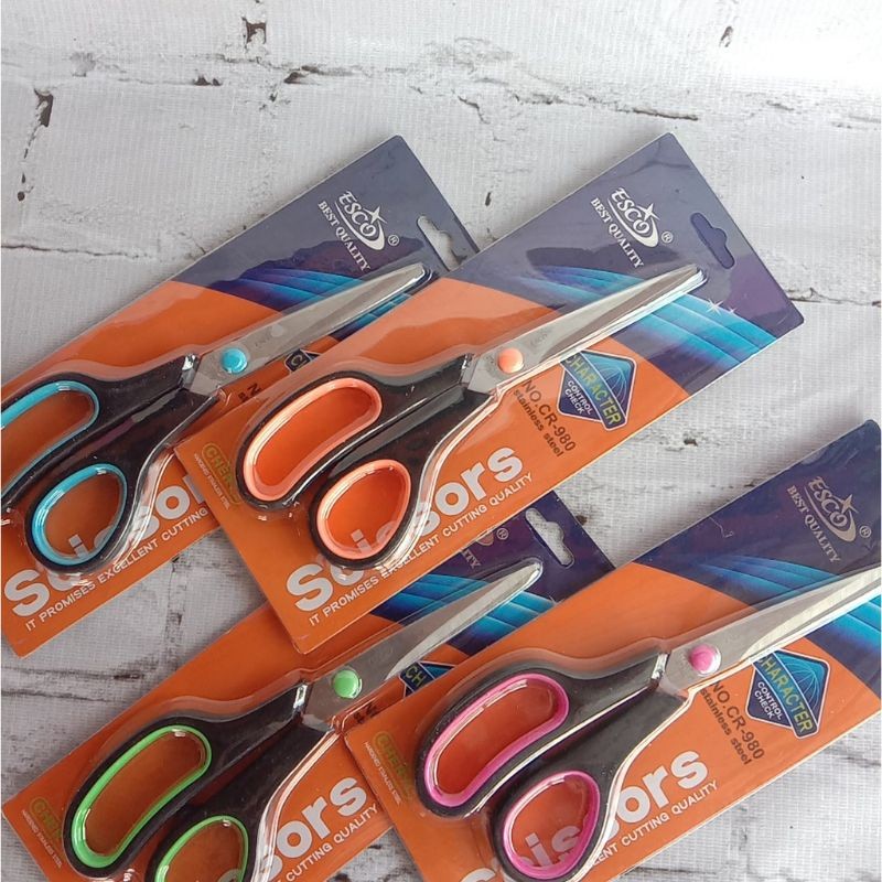 

gunting besar list bengkok