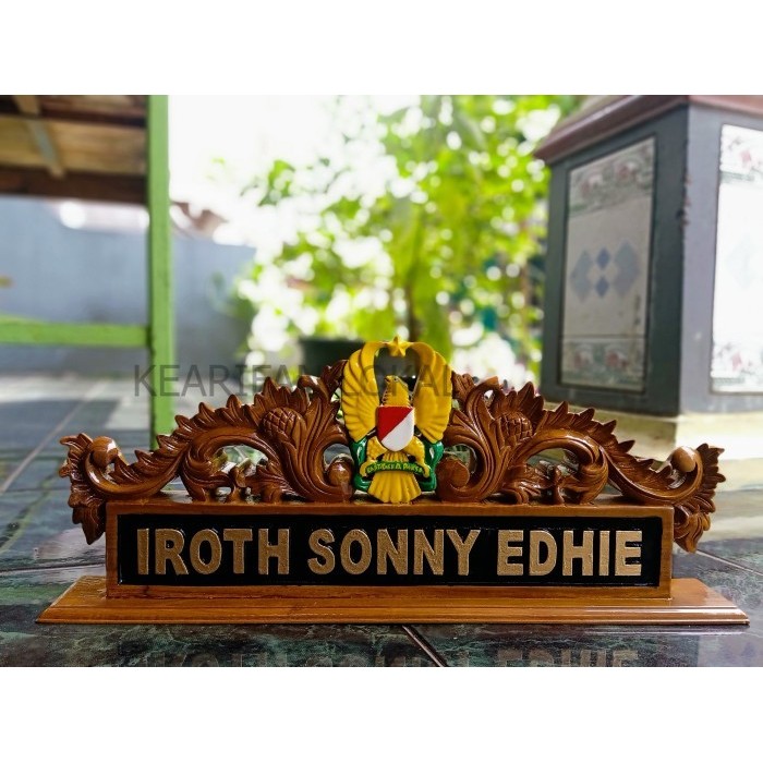 

PAPAN NAMA / PAPAN NAMA MEJA / KAYU UKIR / LOGGO TNI yermurah KF3421