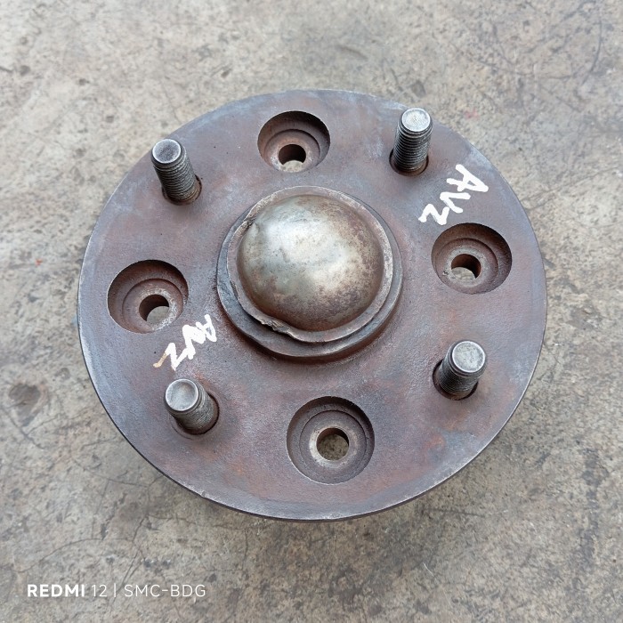 Nap roda + bearing baut roda depan Mobil Avanza/ Xenia lama old copotan