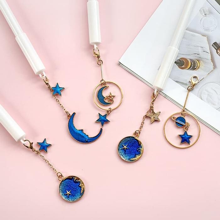 

Aksesoris Promo Moerah~ Pulpen Gel Unik / Pen Gel Motif Bulan Bintang Biru Cantik