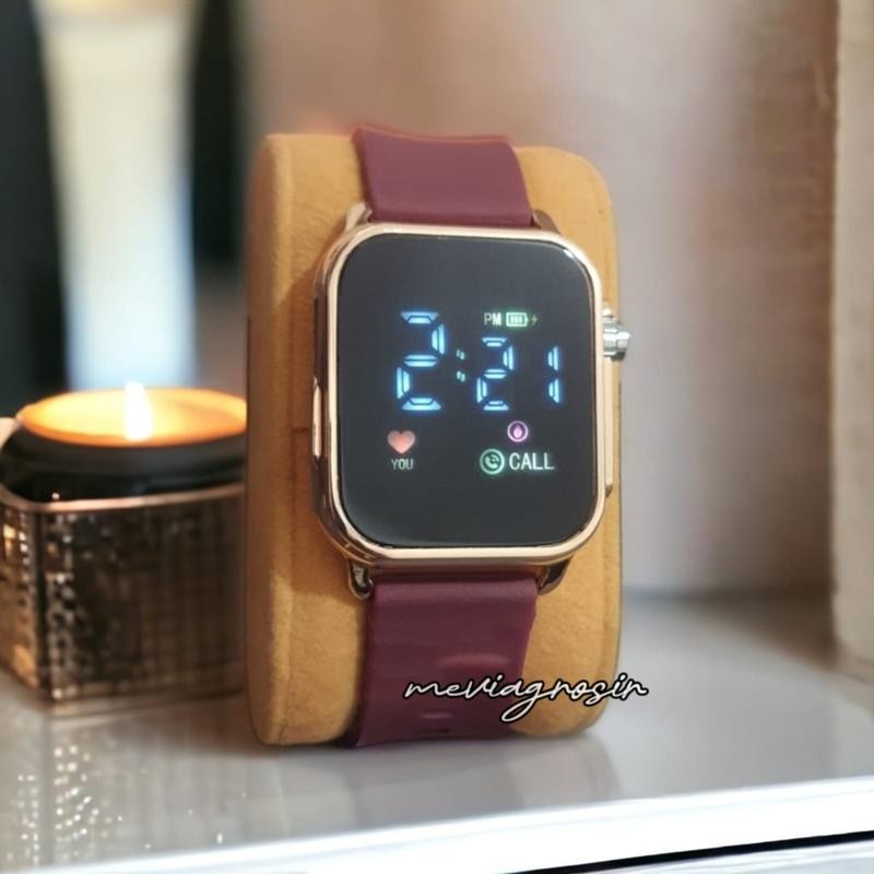

Jam Tangan LED Digital Wanita Pria Unisex Couple Jam Tangan LED WATCH Rubber Segi JINSHENGSI JSS 3642 Tali Rubber Elegant Free Gift Jam Tangan Led Digital Original Jam Tangan Aesthetic Wanita Model Kemewahan & Berkelas MEVIAGROSIR