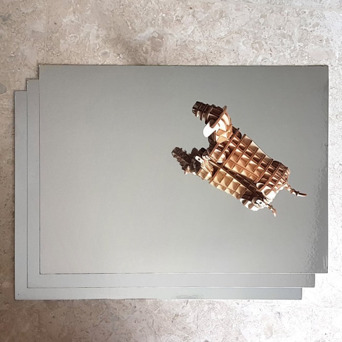 

Kertas Mirror 300 gsm A3 - Silver Kaca Perak