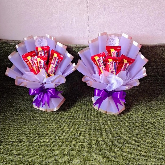 

Buket populer bulan ini buket beng beng murah untuk hadiah / ulang tahun / wisuda / anniversary / hari guru / hari spesial Gift - 5 bengbeng kcl