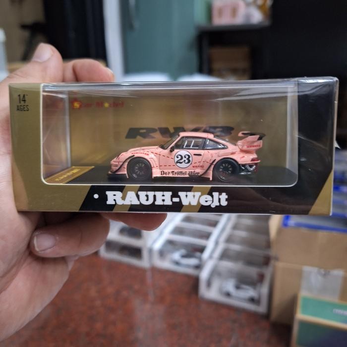 LP2155 Star Model Skala 64 Porsche RWB Pink PIG regular version