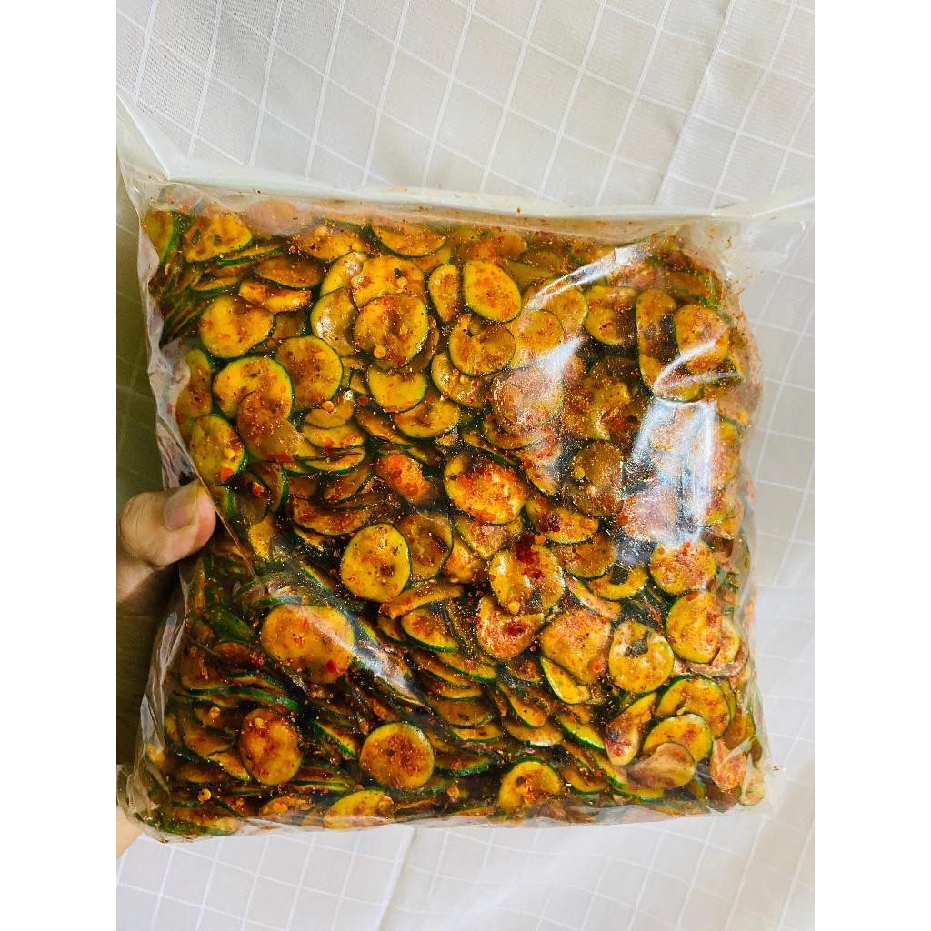 

sebring kerupuk jengkol bulat pedas daun jeruk bumbu melimpah/sebring kerupuk jengkol bulat original daun jeruk kemasan 500gr 250gr 100gr