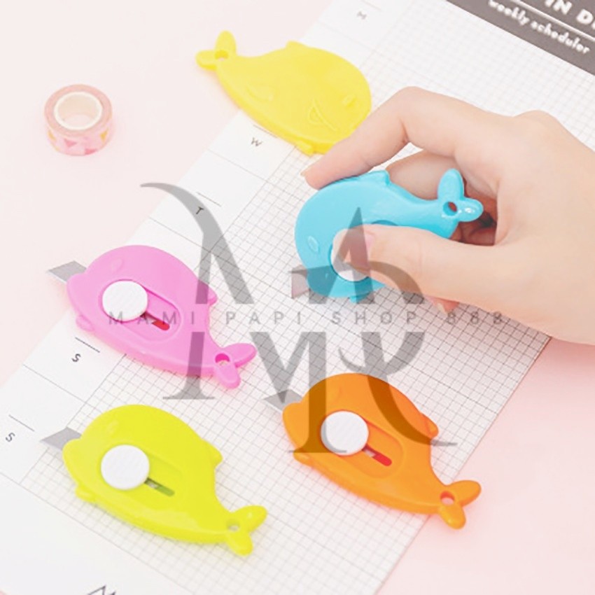 

Pisau Cutter Mini Lucu Warna Warni Bentuk Awan & Dolphin / Silet Gagang Perlengkapan ATK Foldable Knife Pembuka Paket / Kater Plastik Alat Pemotong Kertas Super Tajam