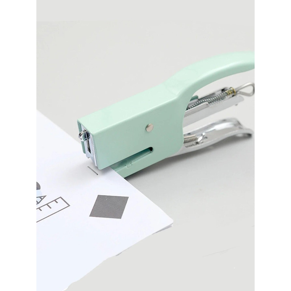 

1pcs Plier Stapler No-Jam Hand Grip Metal Stapler Save Effort Stapler without Stitching Needle