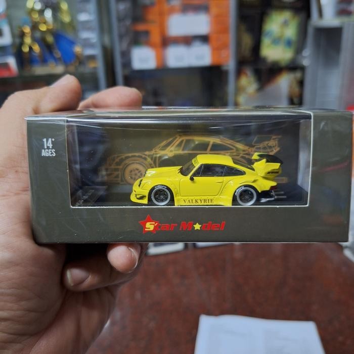 LP2155 Star Model Skala 64 Porsche RWB Valkyrie Yellow