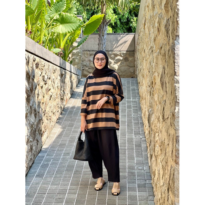 Baju Healing Termurah / MAHARA - Oversized Blouse - SASSY ST. - Stripe Blouse