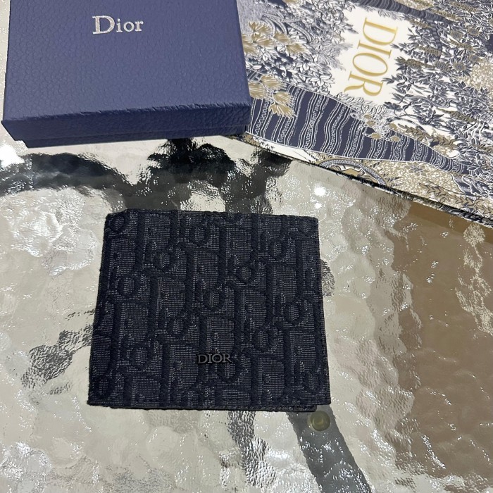 DOMPET PRIA CASUAL KULIT HIGH QUALITY / DOMPET PRIA BRANDED IMPORT / DOMPET BRANDED LIPAT IMPORT PRI