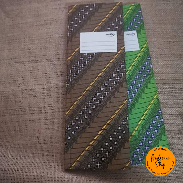 

Buku Tulis Ekspedisi Hard Cover 100 Lembar – Elegan, Kuat, dan Tahan Lama