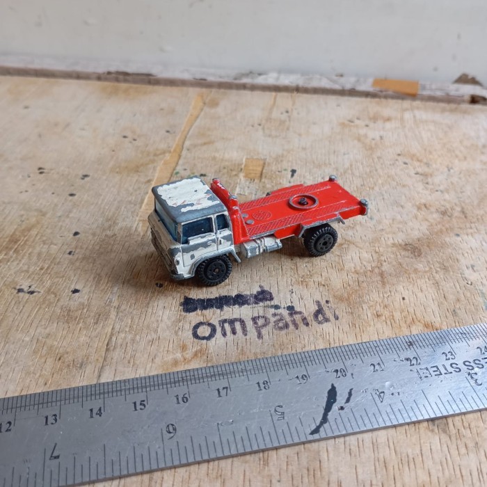 ZS35 diecast truck yatming minus