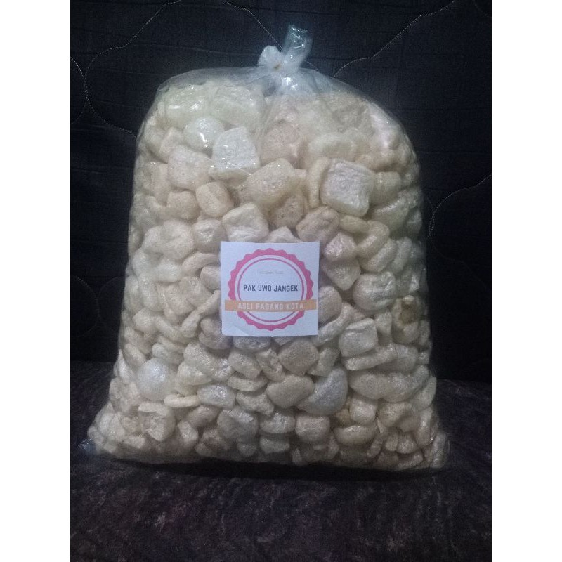

Kerupuk Kulit | Kerupuk Jangek | Kerupuk Rambak | Padang Kota | Berat 1kg