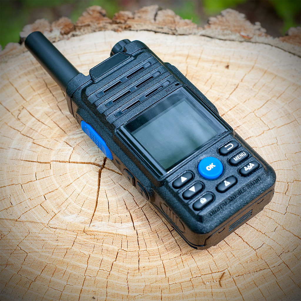 Earphones Desktop Charger 4G Gps Zello Walkie Talkie Long Range Mobile Ham POC Radio Amateur Android