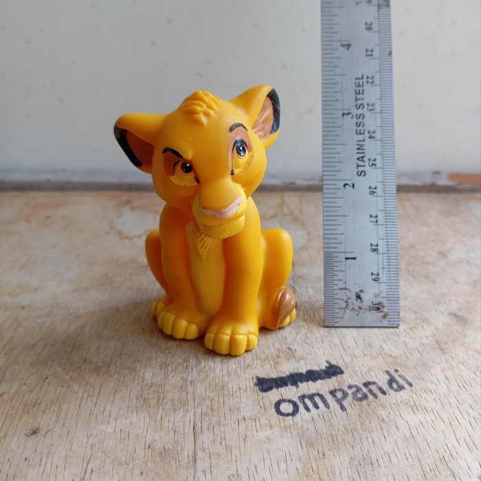 MAINAN figure kartun disney the lion king vinyl