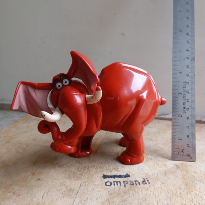 ZS34 figure hewan gajah Tarzan McDonald's