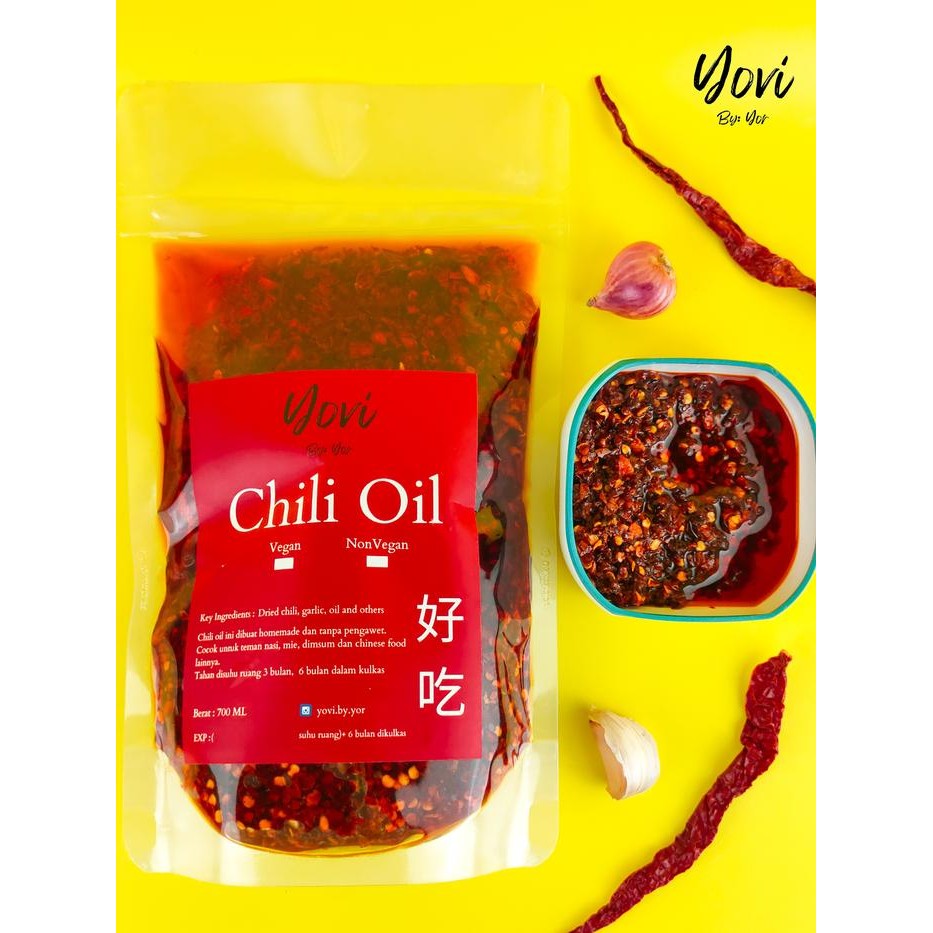 

Chili Oil With Crunchy Garlic Yovi / sambal,sambel dimsum 700 ML - 700, Vegan