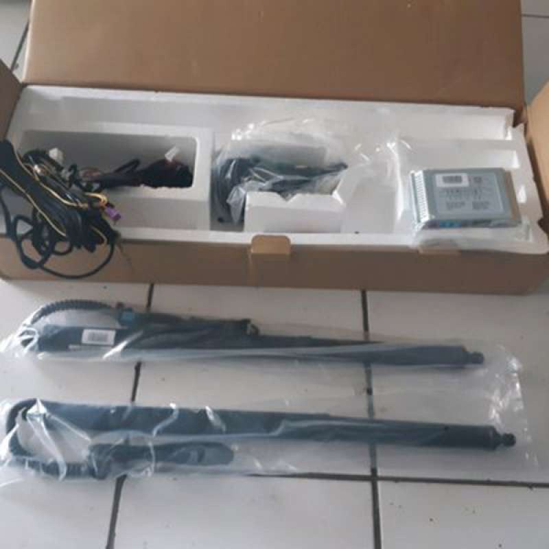 Pintu Otomatis Tail Gate Innova Venturer Bagasi