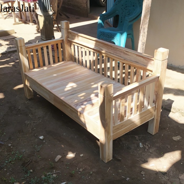 Bale Bale, Resban, Kursi Teras Rumah Kayu Jati MENTAHAN Jepara laris manis