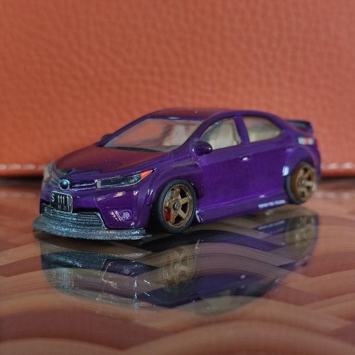 Majorette Toyota Corolla Altis Custom 1:64