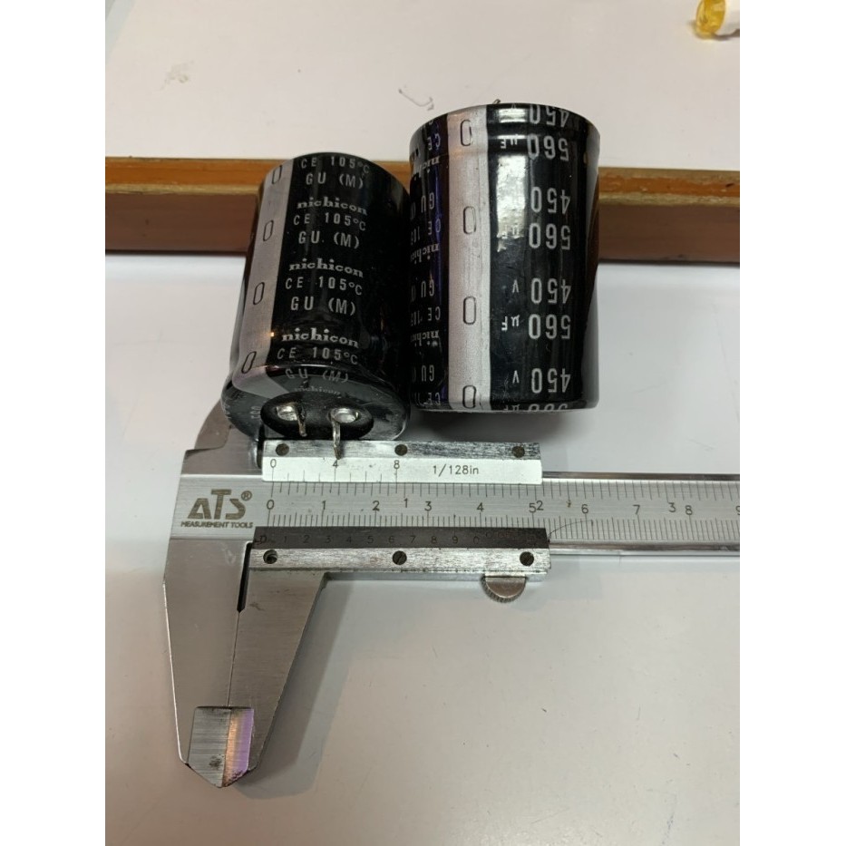 Elco Elko capasitor kapasitor 560uf 560 uf mikro 450volt 450 volt.Elco Elko capasitor kapasitor 560u