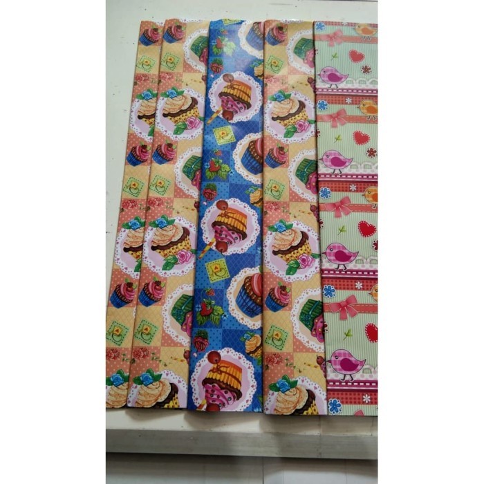 

Kertas Kado Kiky isi 10 lembar