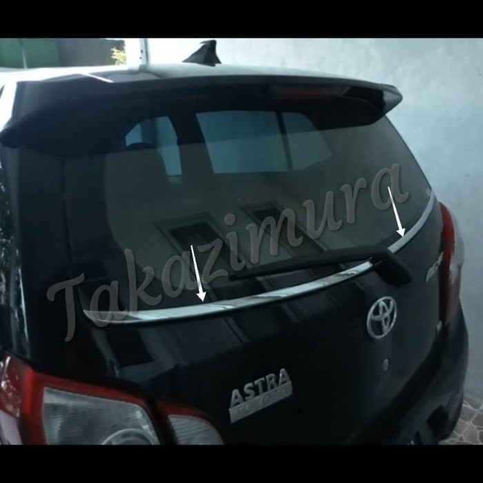 Lis list kaca pintu belakang chrome mobil Agya Ayla 2012-2021