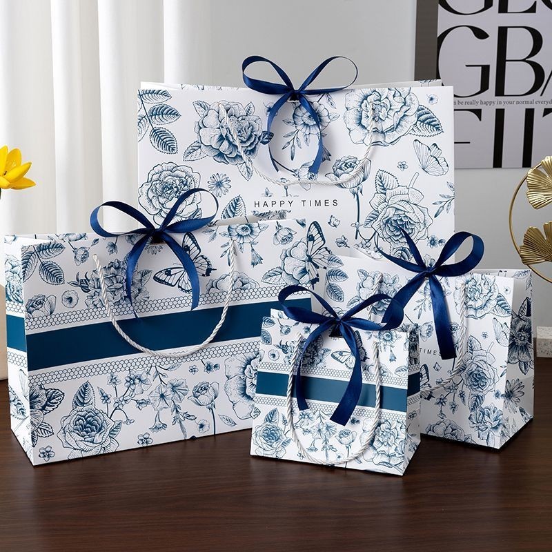 

Goodiebag Paper Bag Bunga Biru Merah Aesthetic Gift Bag Retro Flowers Handbag Goodiebag Souvernir Premium