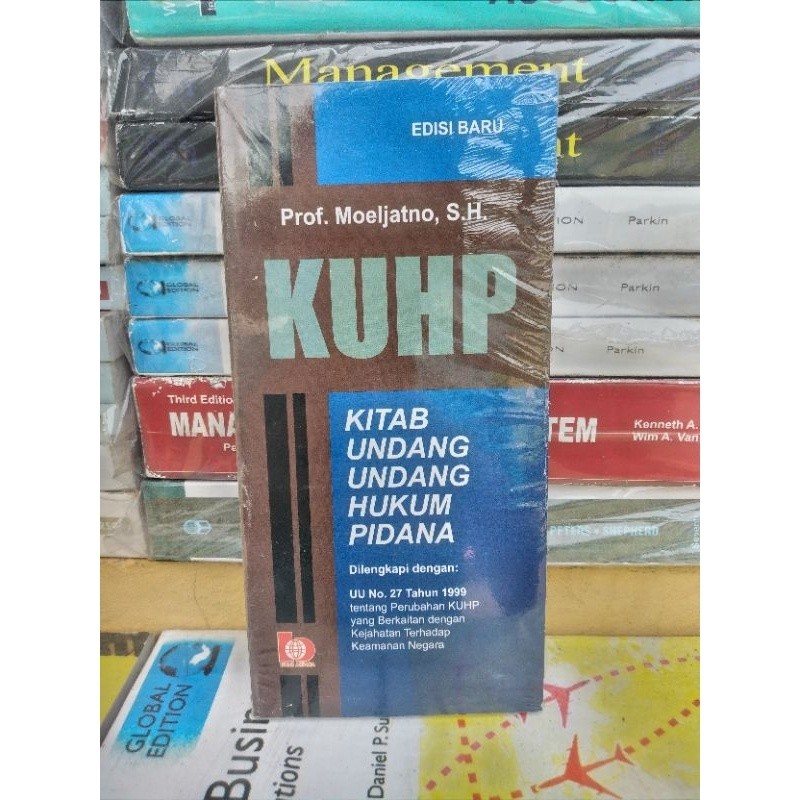 

Buku KUHP edisi baru moeljatnno