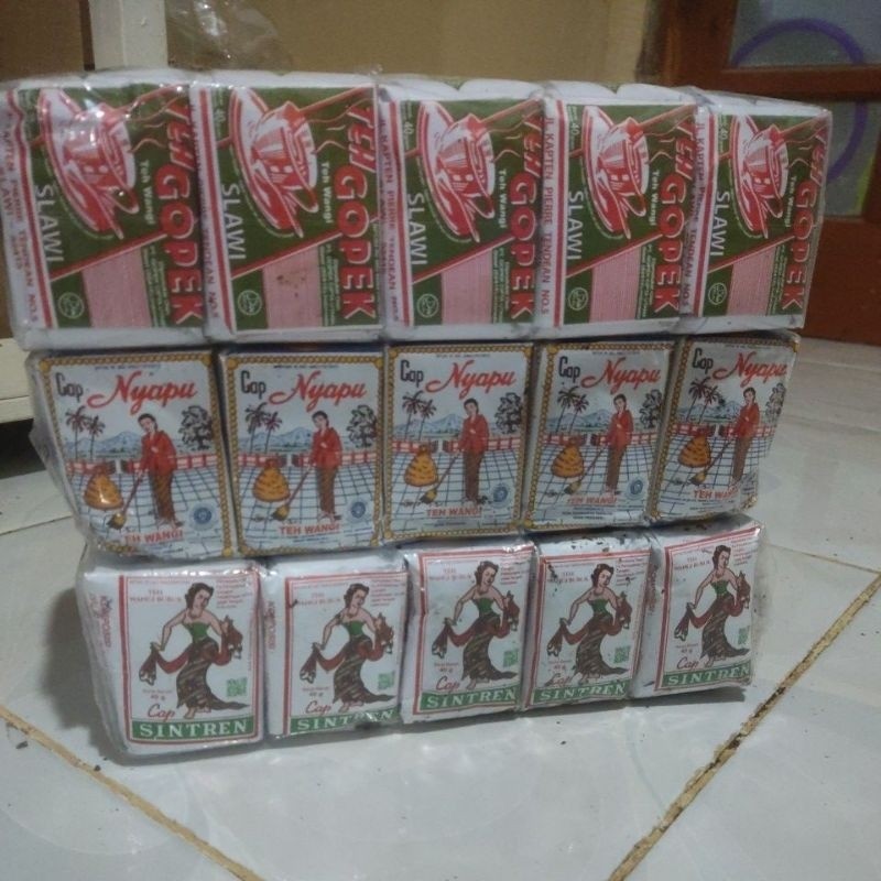 

Teh Khas Solo NASGITEL 40 gram x 30 ( 3slop) Sintren Nyapu Gopek