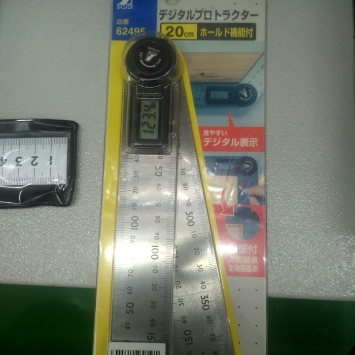 

SHINWA 62495 Busur Derajat Digital 20cm dengan fungsi penahan Angle Protactor 20 cm