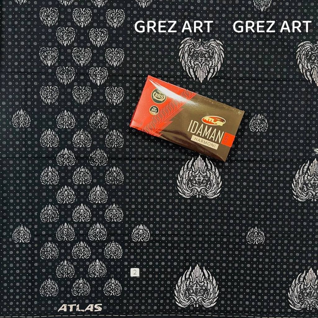 Sarung Atlas Idaman Kembang Motif Bhs Khusus Putih