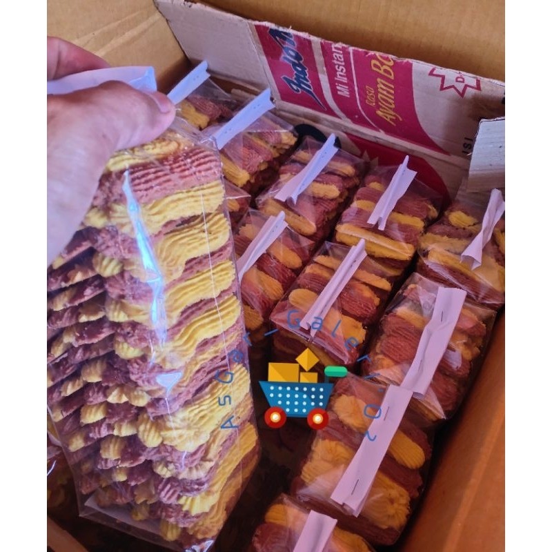 

kue semprit kombinasi 300gram / kue semprit panjang coklat/grosir kue semprit/rasanya enak