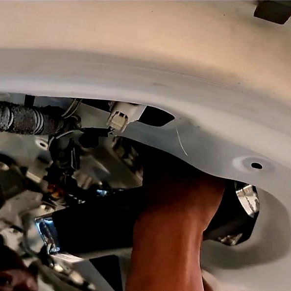 Peredam Pintu Belakang Mobil V-Tech Honda Freed