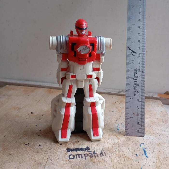 MAINAN figure action power rangers bandai