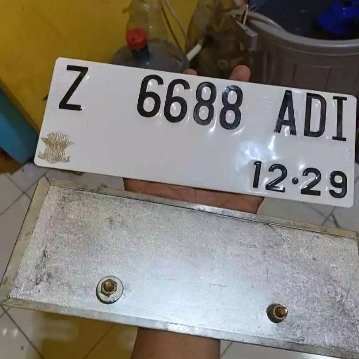Plat Nomor Motor Custom Lipat Baut Tanam Custom Timbul / Plat Nomor Motor Baut Tanam