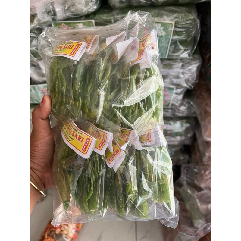 

PROMO TERLARIS Keripik Kaca Pedas Daun Jeruk Kemasan 1000