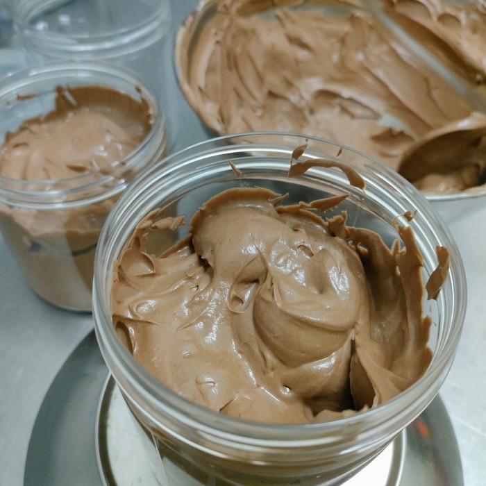 

[[PROMO]]New choco Butter cream siap pakai enak wijsman wangi asli Lawskitchen 250g